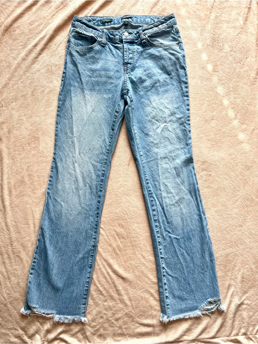 Women’s size 8 Wild fable Light Wash Bootcut Jeans with Frayed Hem